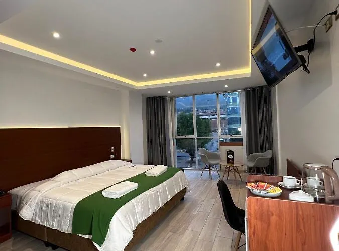 Hotel El Alamo, Ejecutivo Y Cuzco