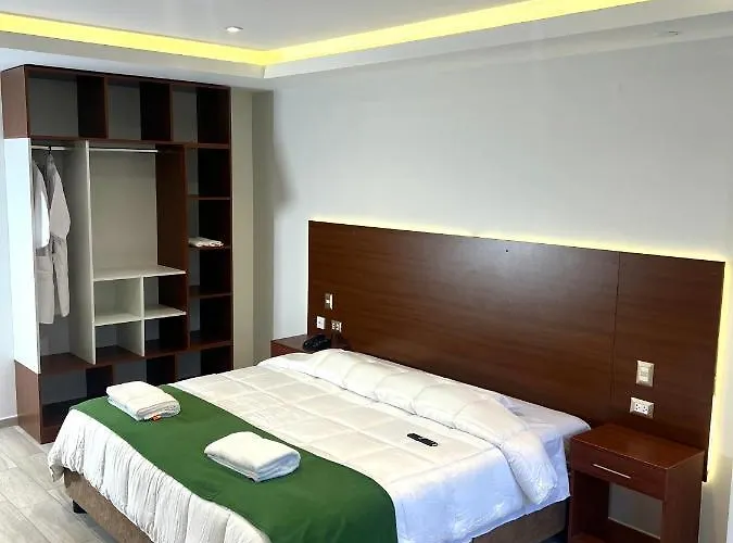 ホテル El Alamo, Ejecutivo Y 4*